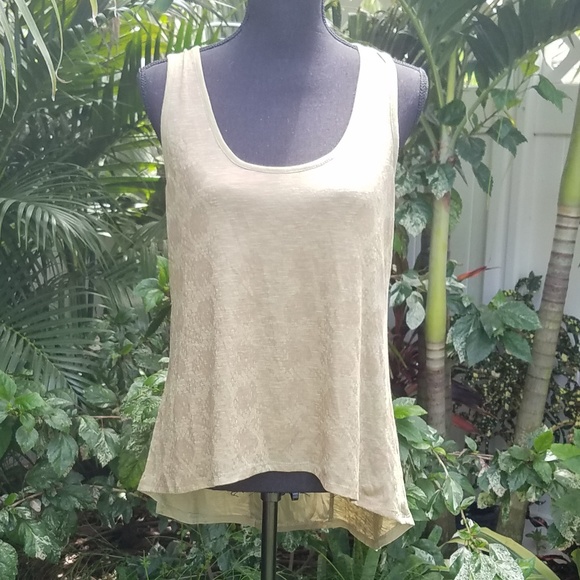 hybrid apparel Tops - Hybrid apparel green with subtle pattern in XL.